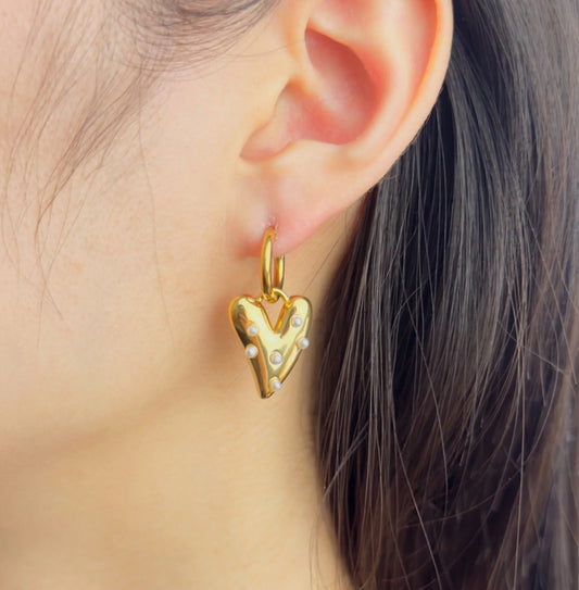 Parel hartjes oorbellen