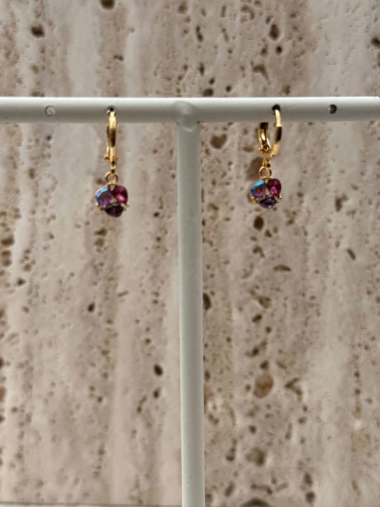 Drie mini drops oorbellen
