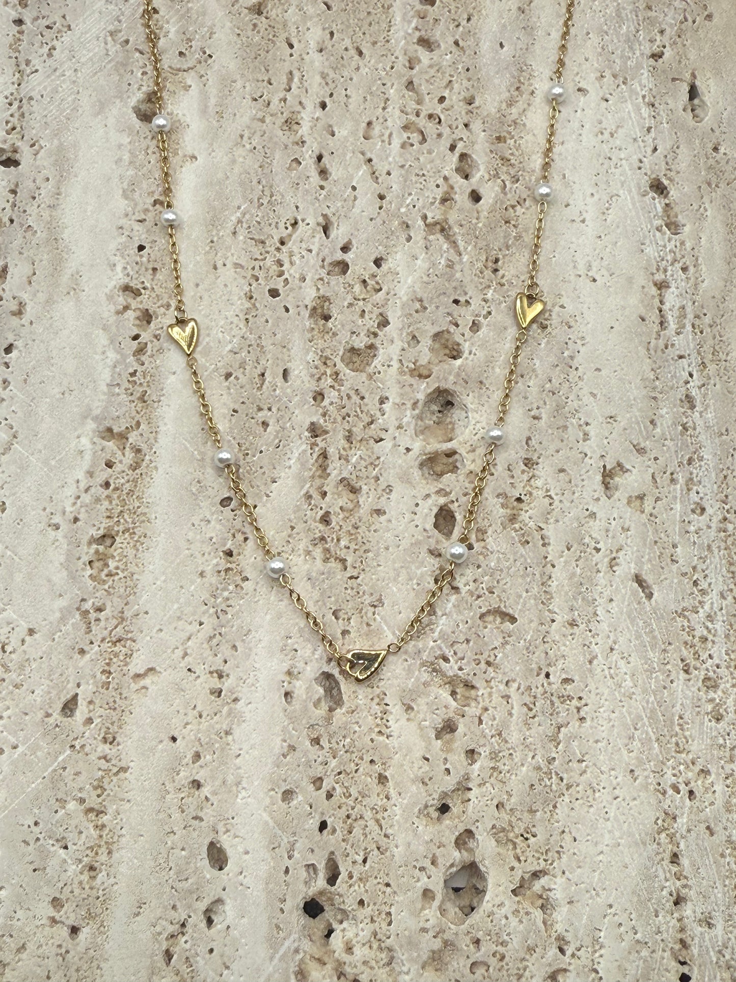 parel met gouden hartjes ketting