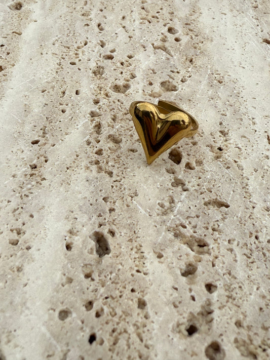 Gold heart ring