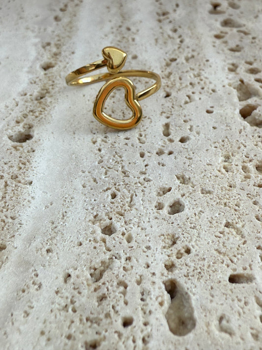 Ring met open en dicht hart