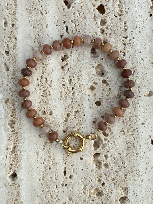 Donkerbruine armband met kralen