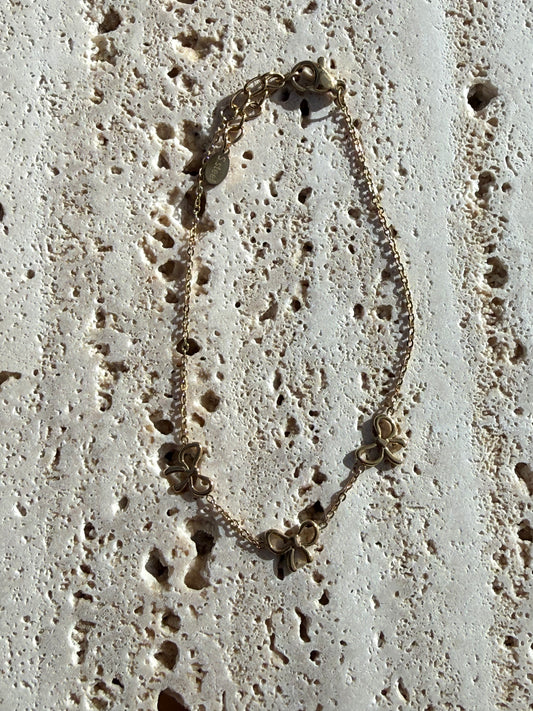 Charming bows armband